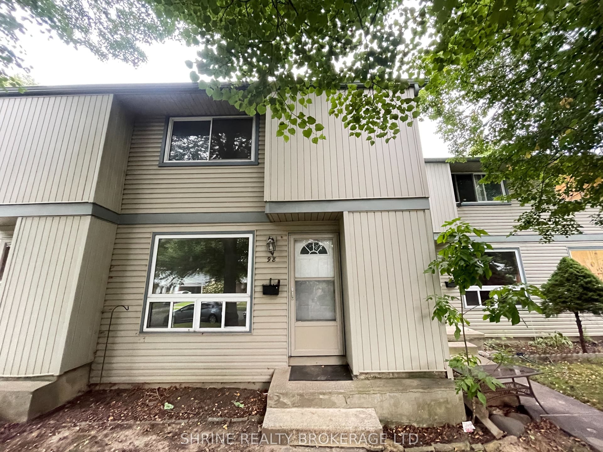 98 MONMORE Road, London North, ON N6G 3B3