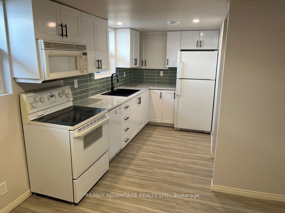 143 Downing Crescent Lower, London South, ON N6C 3C7