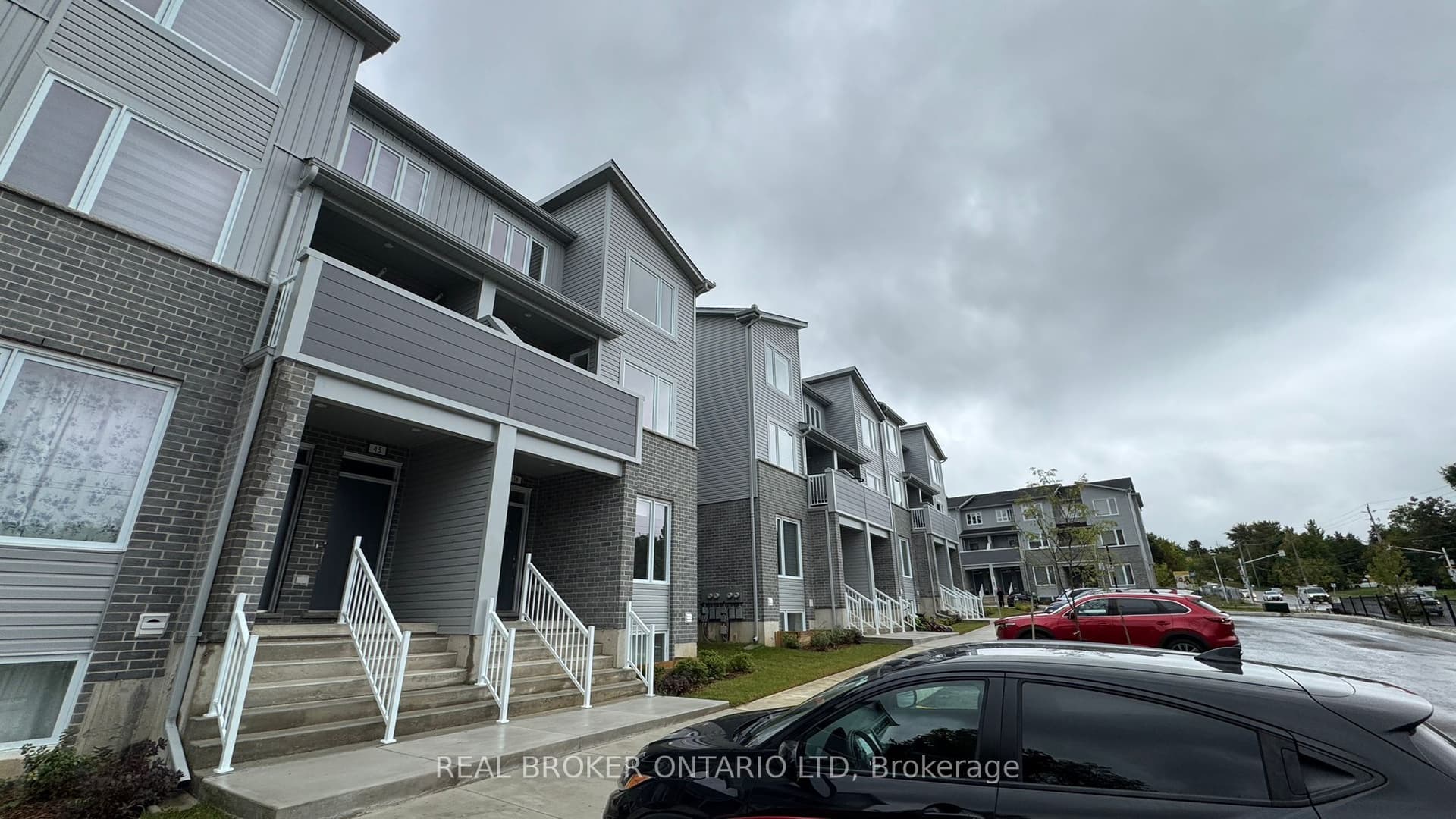 925 Deveron Crescent 44, London South, ON N5Z 5A4