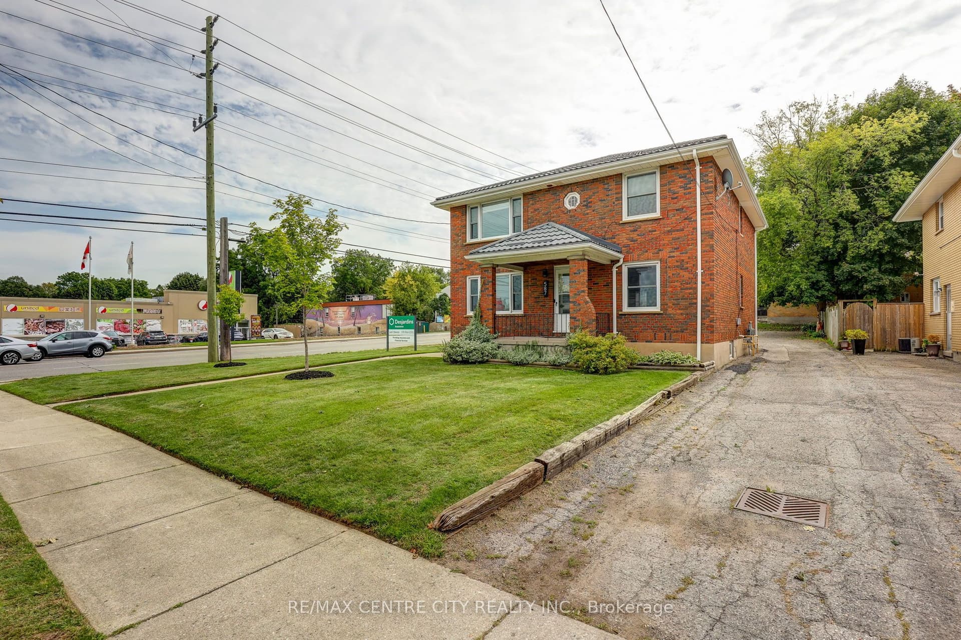 587 Lambton Street, London East, ON N5Y 4G1