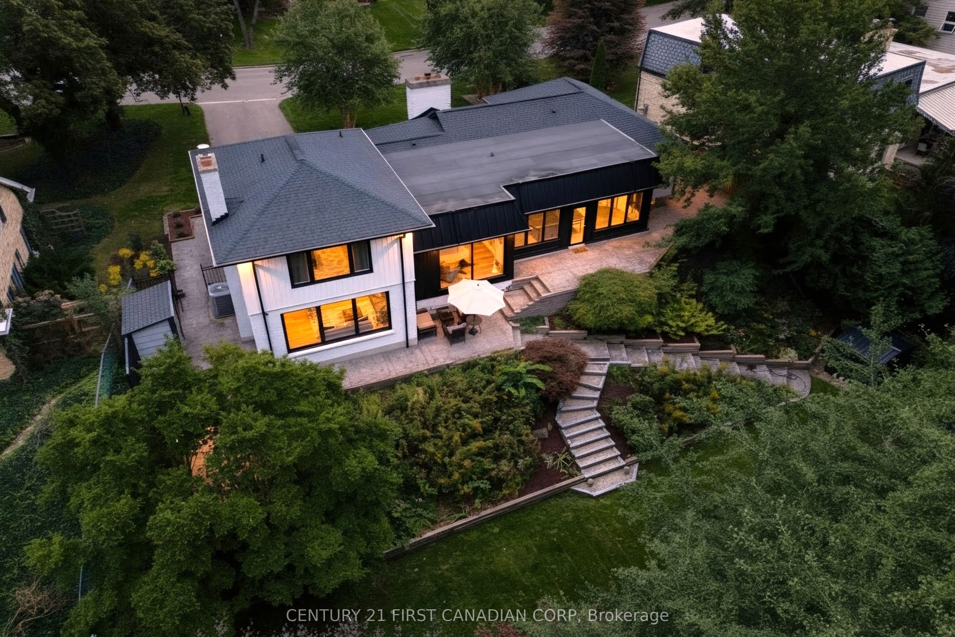 1125 The Parkway, London East, ON N6A 2X2