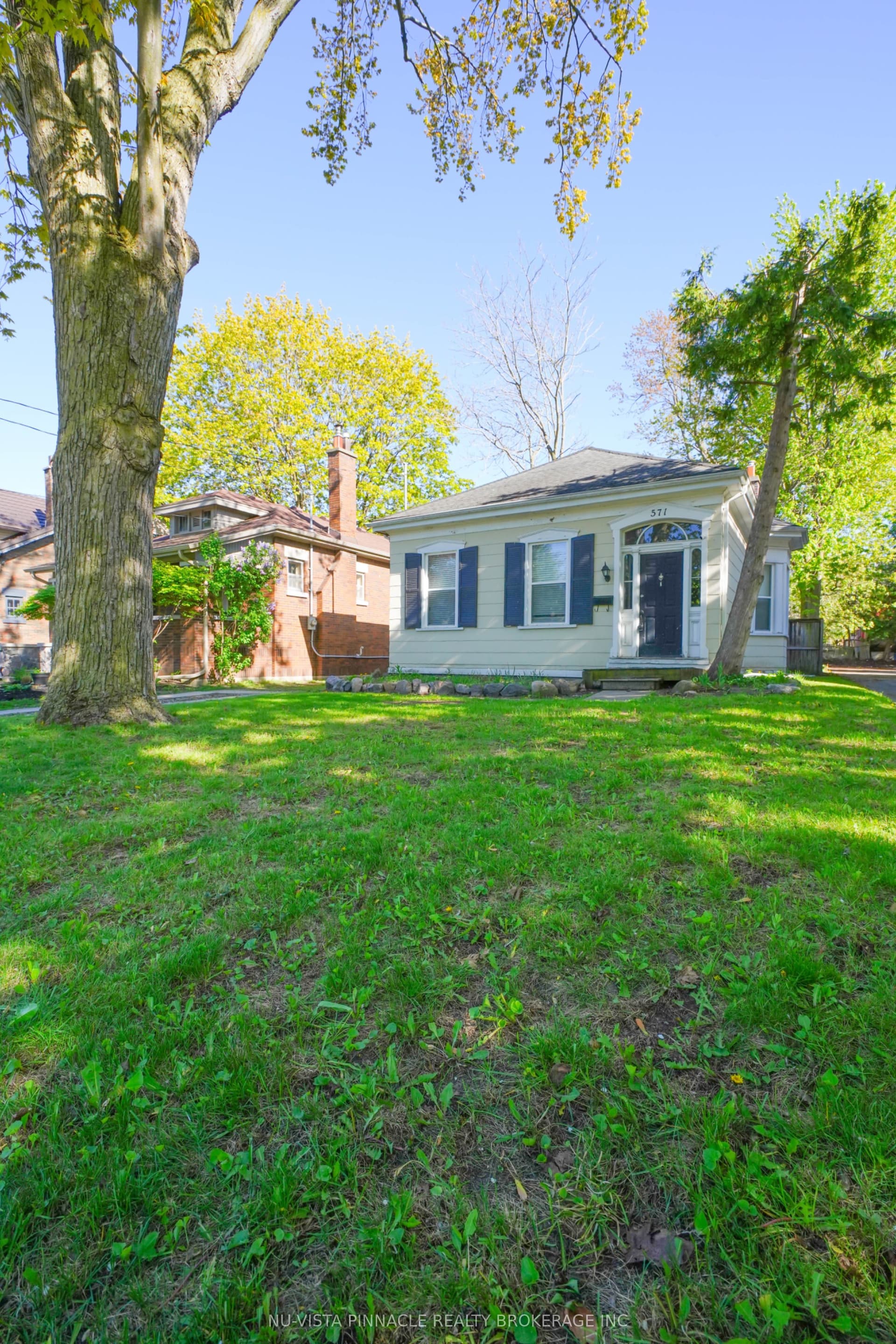 571 Dufferin Avenue, London East, ON N6B 2A5