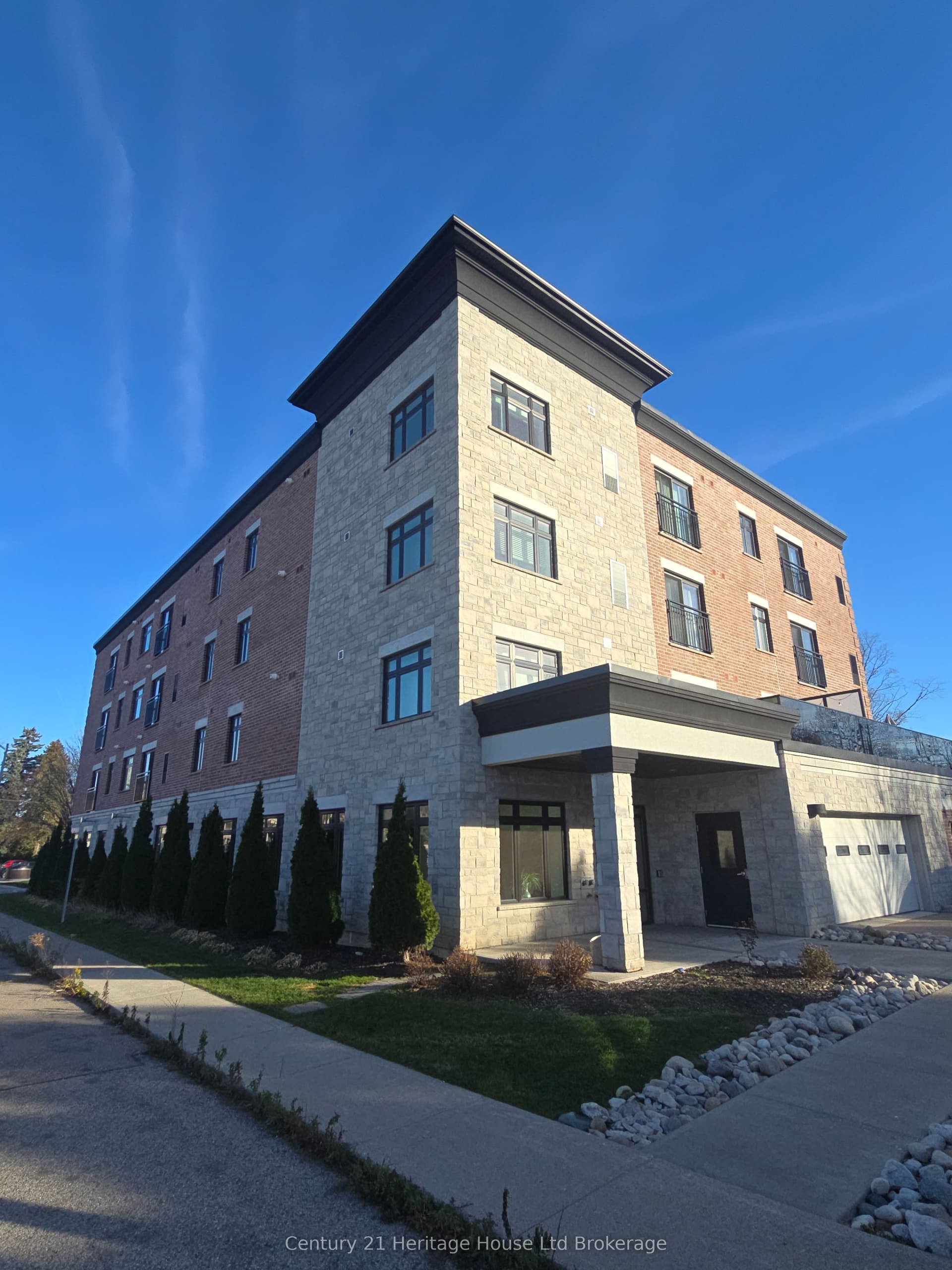 71 Metcalf Street 401, Woodstock, ON N4S 3E9