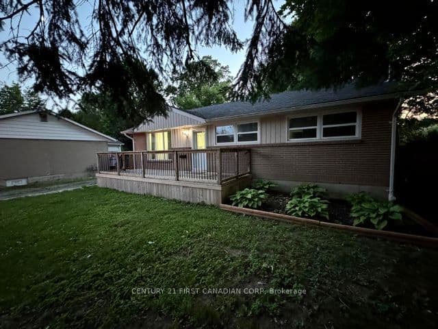 31 Thorncrest Crescent Upper Level, London South, ON N6J 1K4