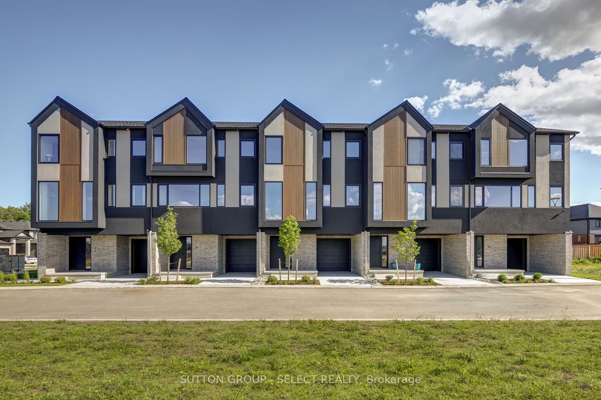 3090 Petty Road 10, London South, ON N6L 0H3