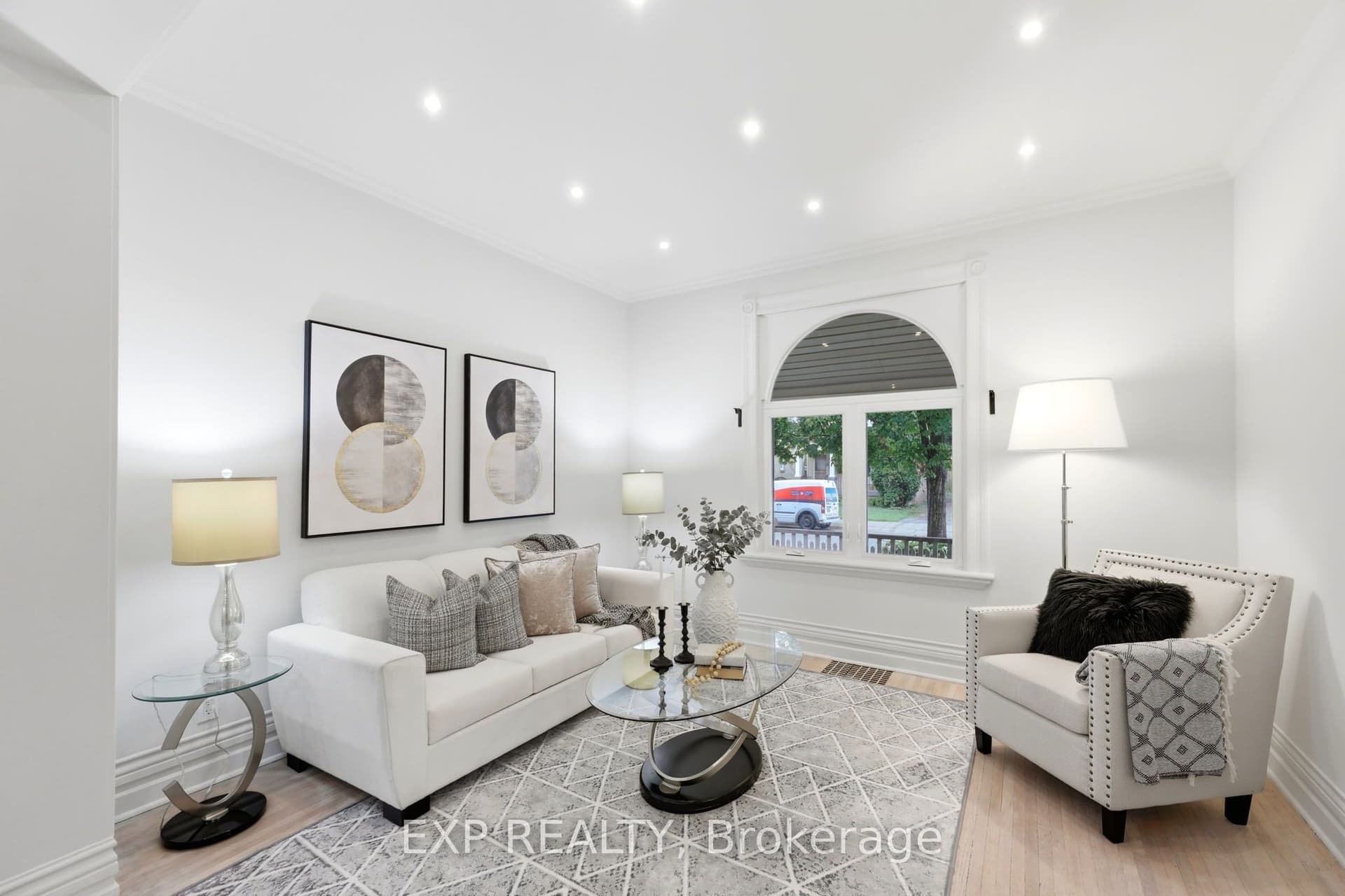 22 Hyatt Avenue, London East, ON N5Z 1Y5