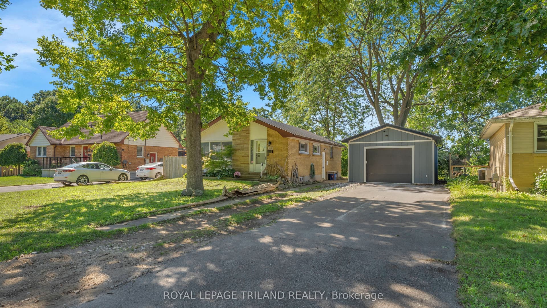 93 Manitoulin Drive, London East, ON N5W 1M5