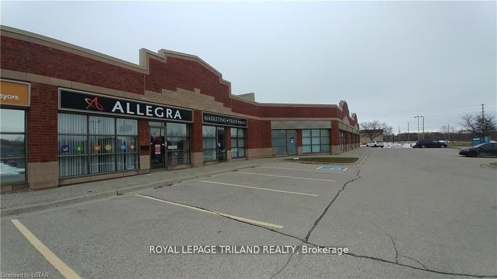 41 Adelaide Street N 13-15, London East, ON N6B 1A1