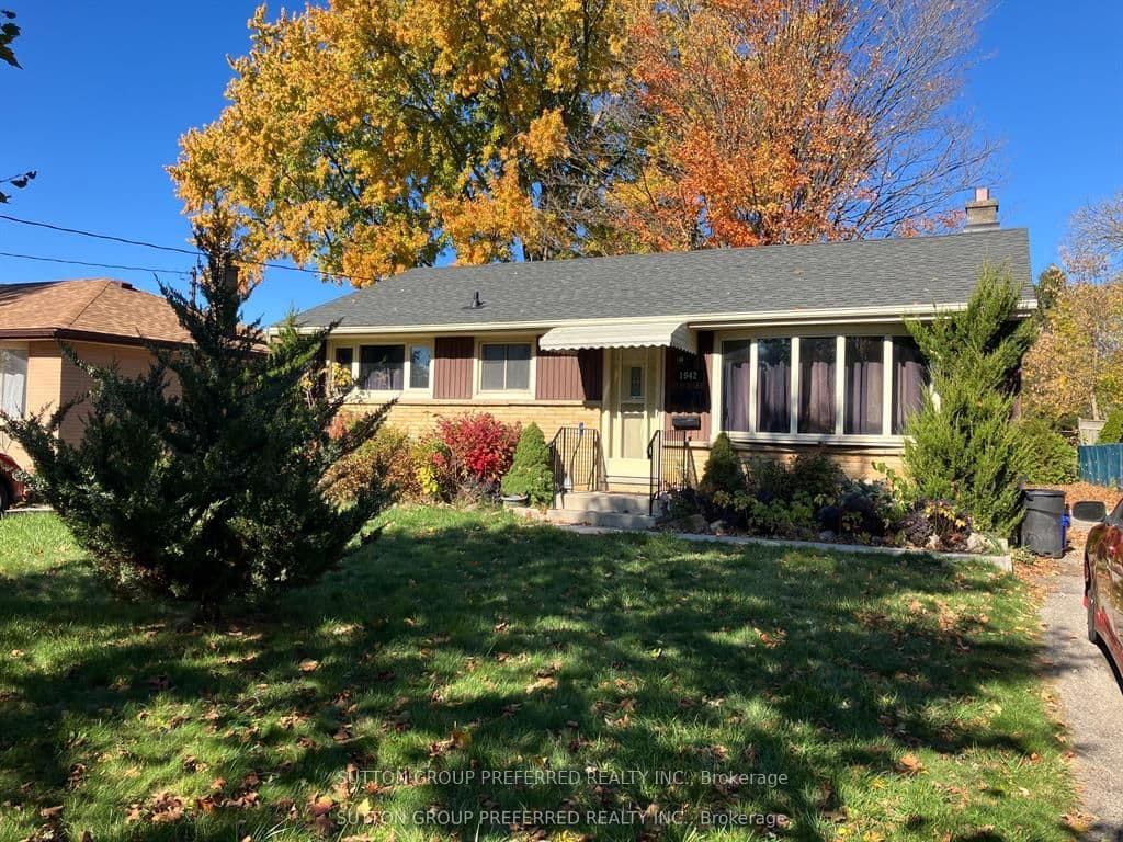 1942 Duluth Crescent, London East, ON N5V 1H7