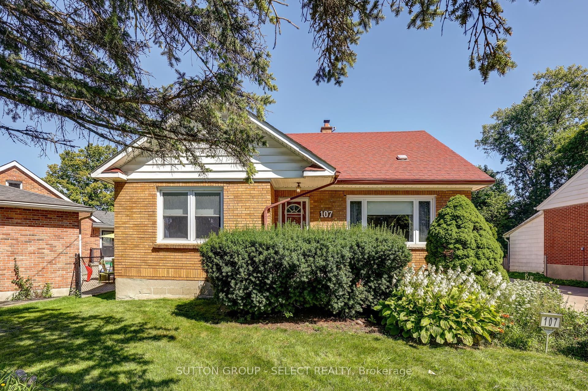 107 Roehampton Avenue, London East, ON N5V 2A6