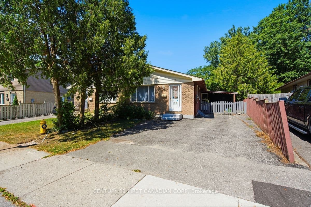 17 Edgemere Crescent, London South, ON N5Z 4M6