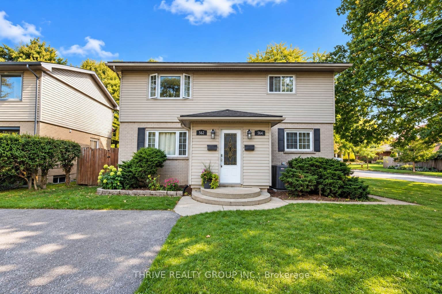 562 Knights Hill Road Upper, London South, ON N6J 3A2