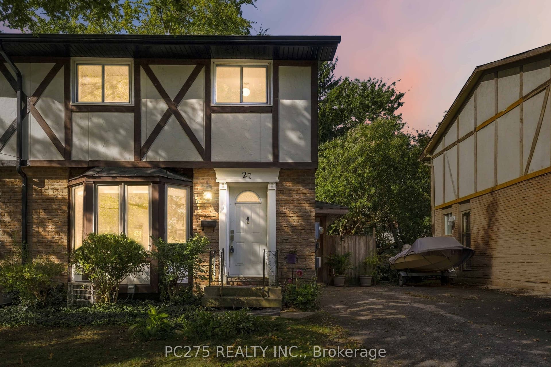 27 Sasha Crescent, London South, ON N6E 2M4