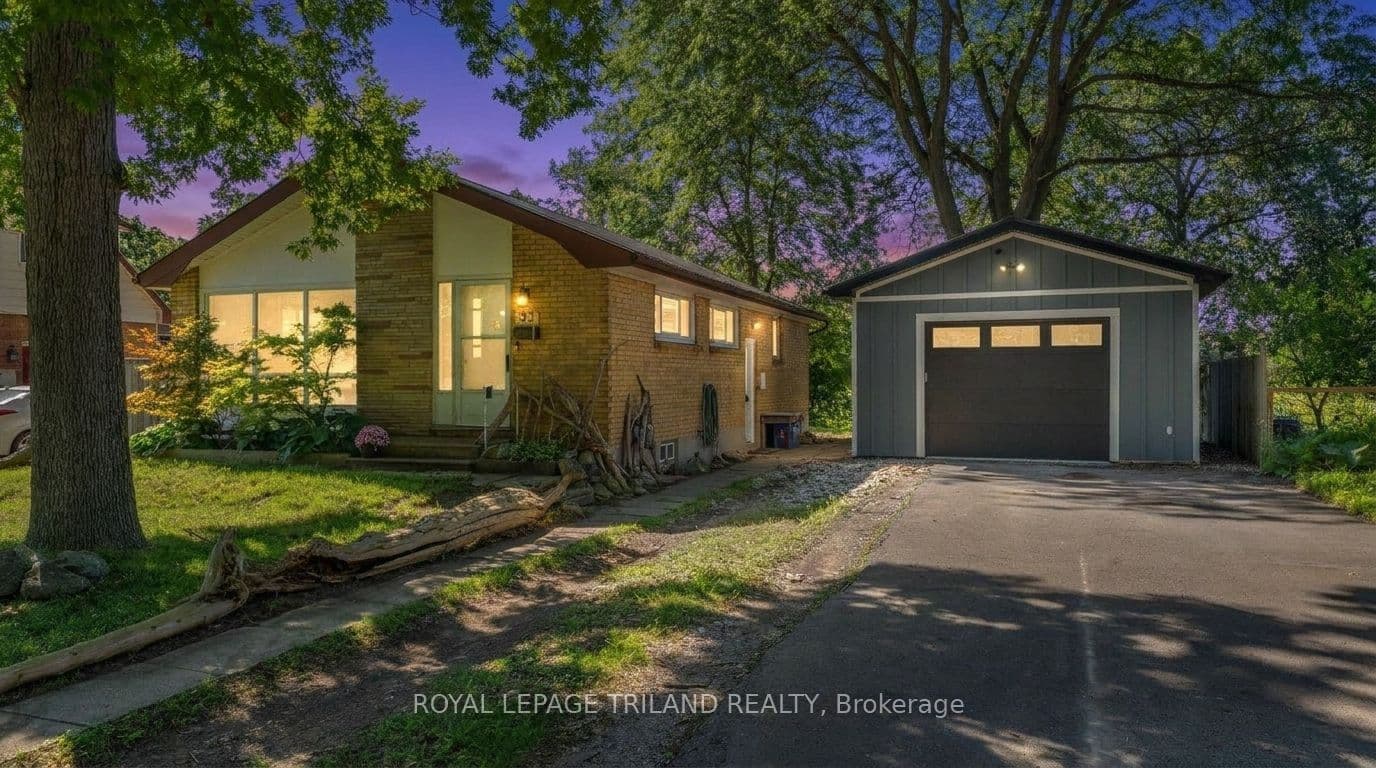 93 Manitoulin Drive, London East, ON N5W 1M5