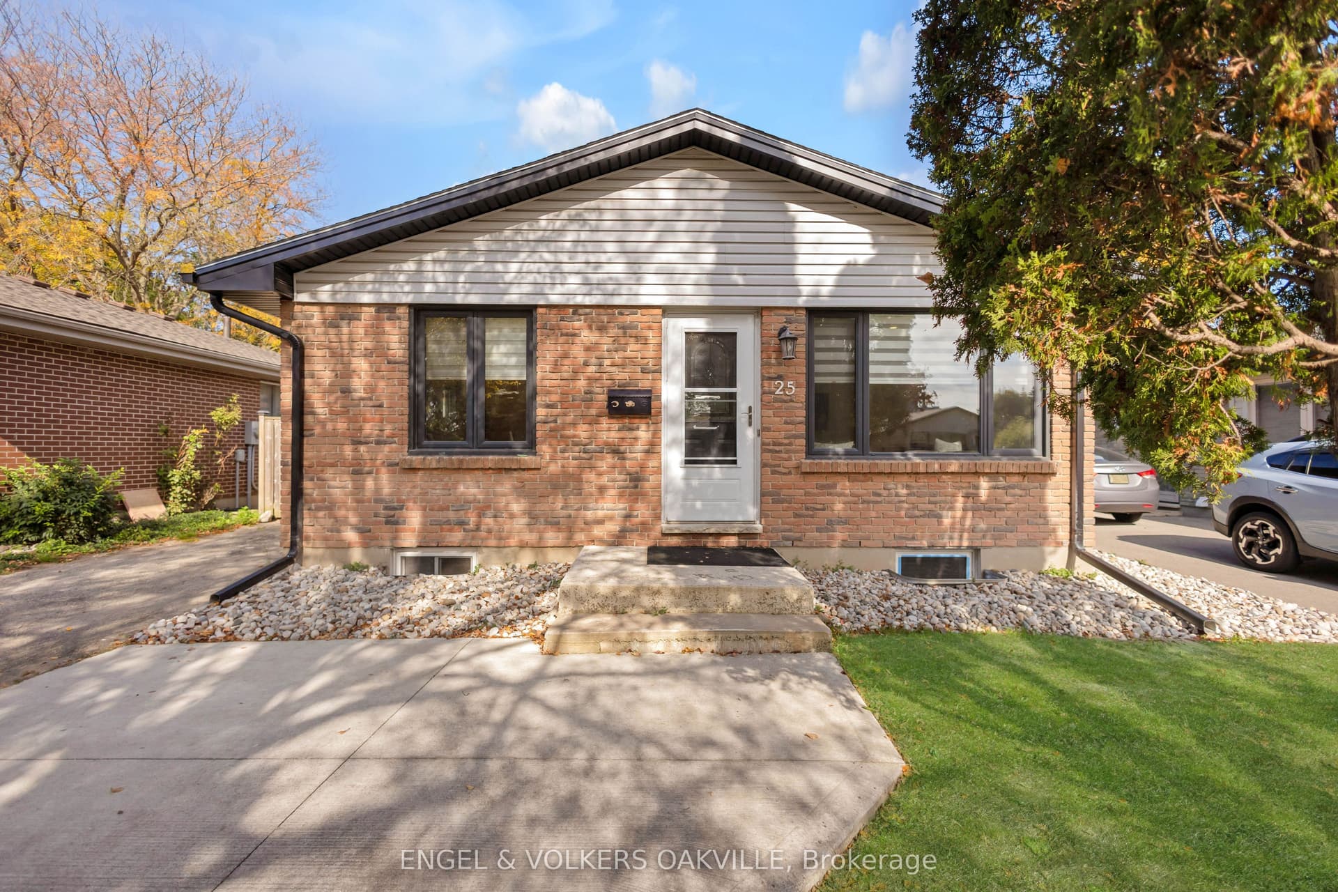 25 Hines Crescent, London South, ON N6C 3A2, London South