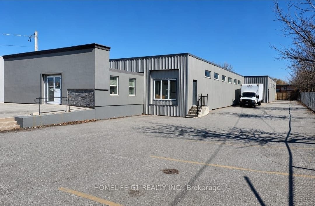 284 Adelaide Street S, London South, ON N5Z 3L1