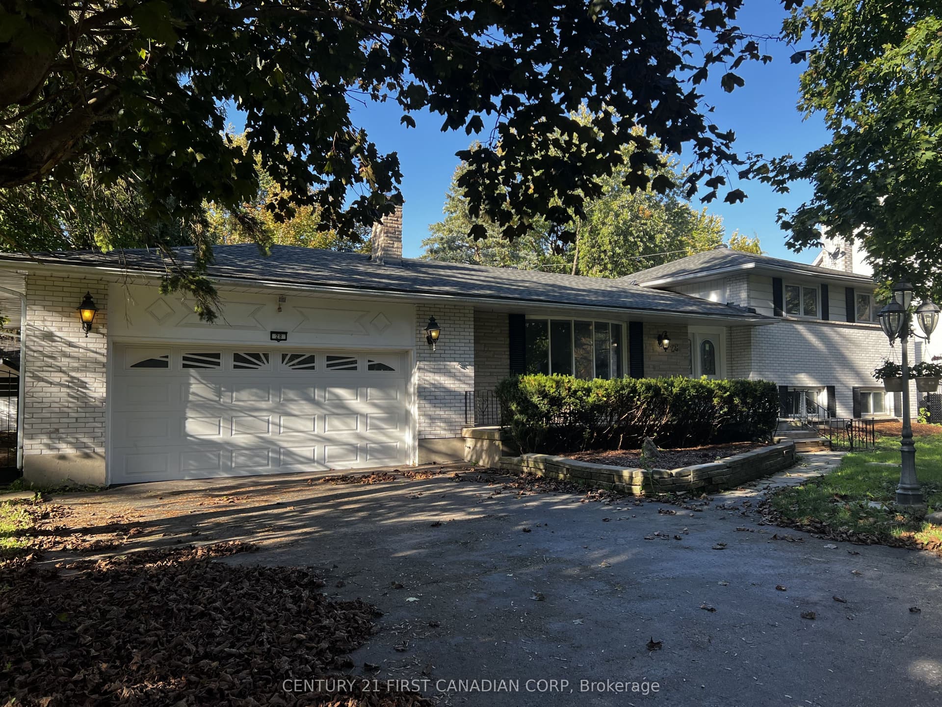 28 REDFORD Road, London North, ON N5X 3V5