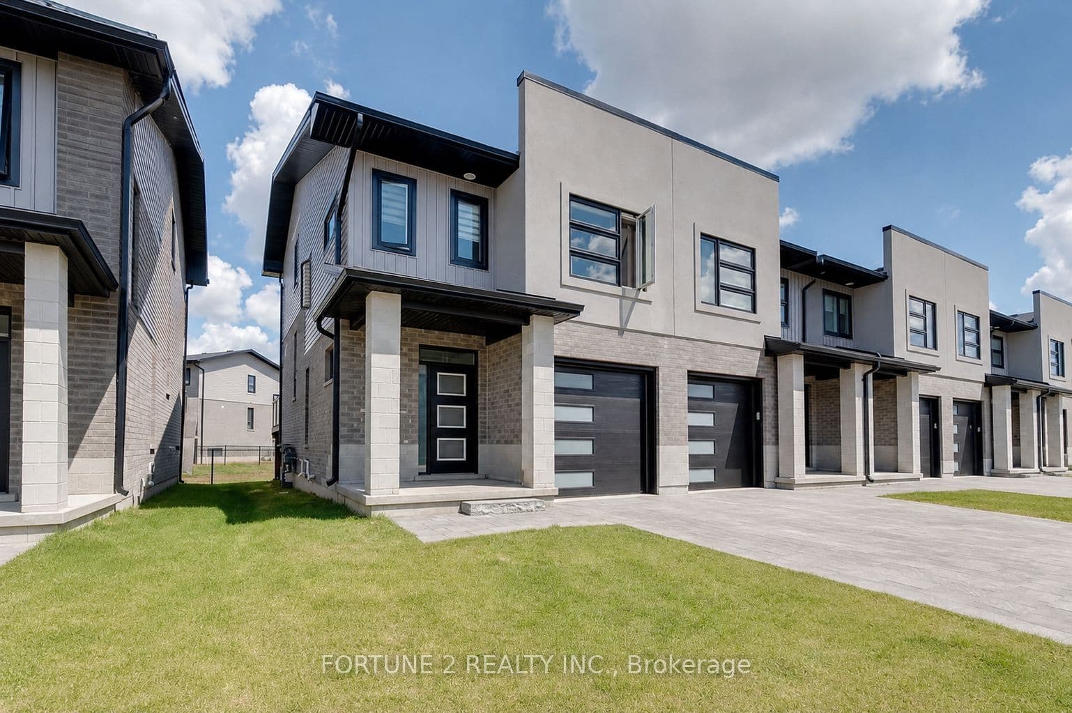 3380 Singleton Avenue 80, London South, ON N6L 0E8