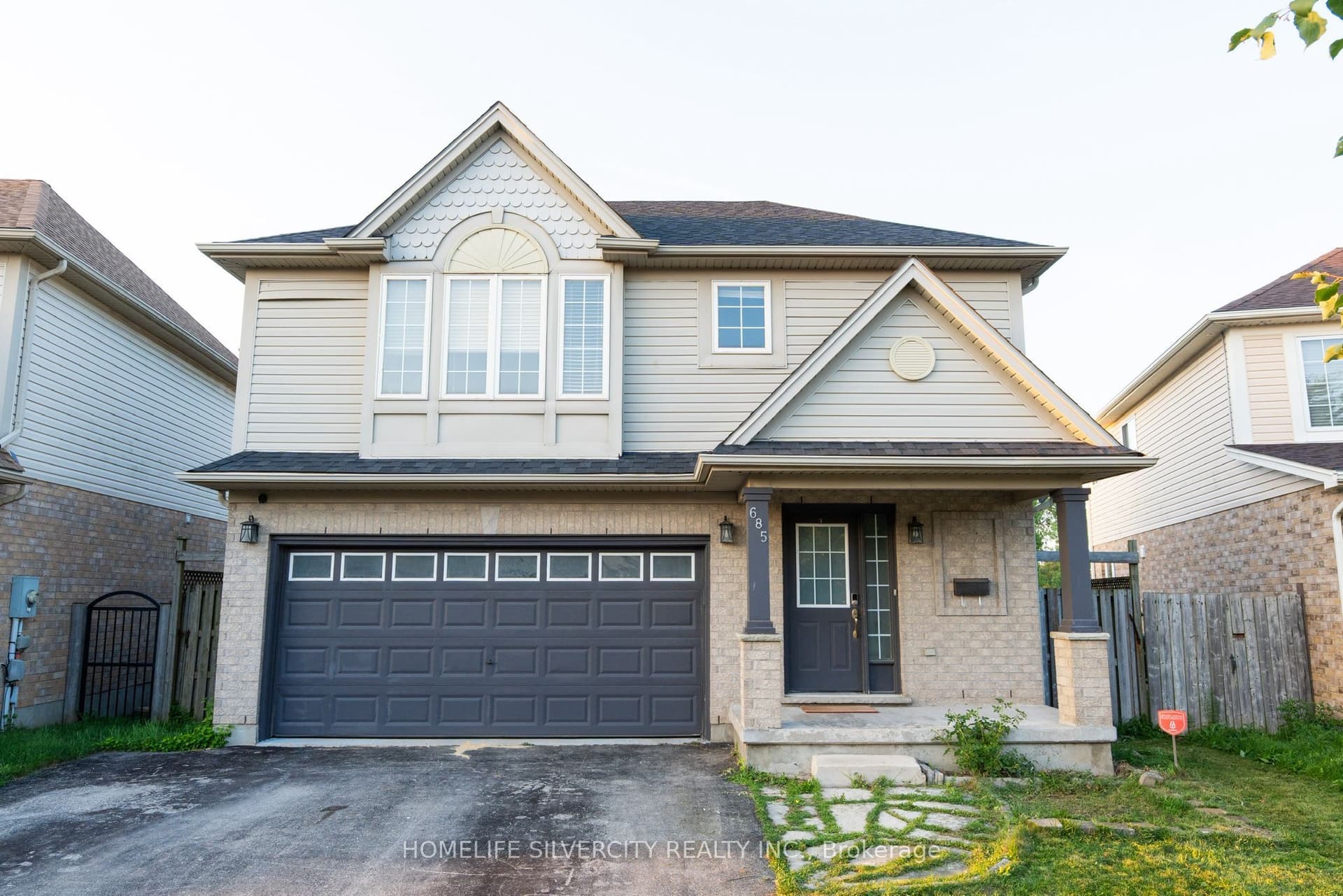 685 North Leaksdale Circle, London South, ON N6M 1M1