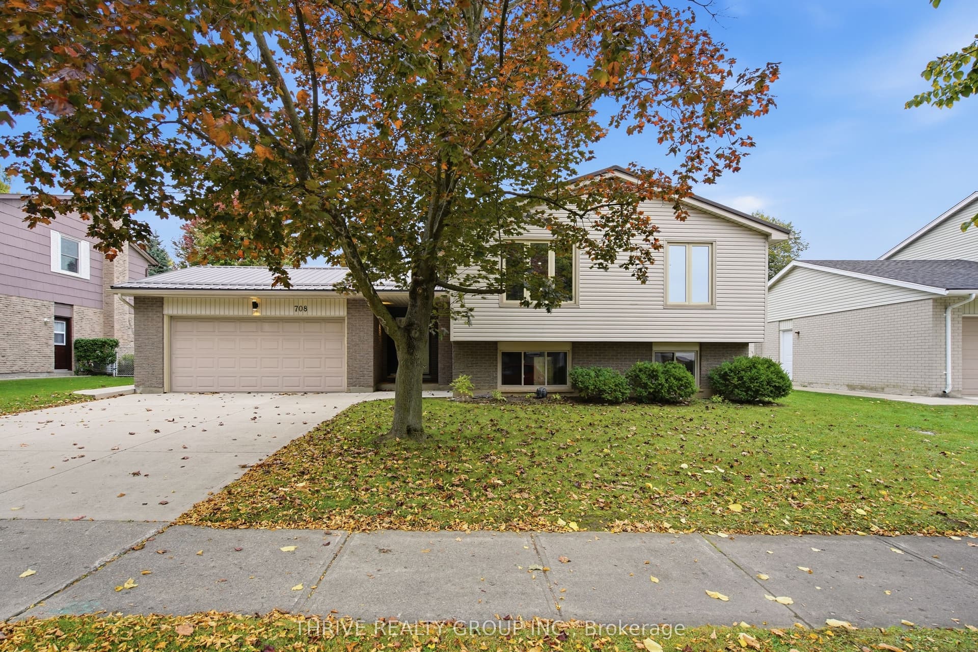 708 Village Green Avenue, London South, ON N6K 1H2