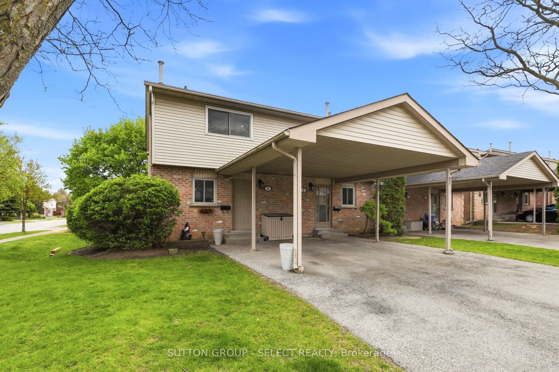 151 Bonaventure Drive 1, London East, ON N5V 4M1