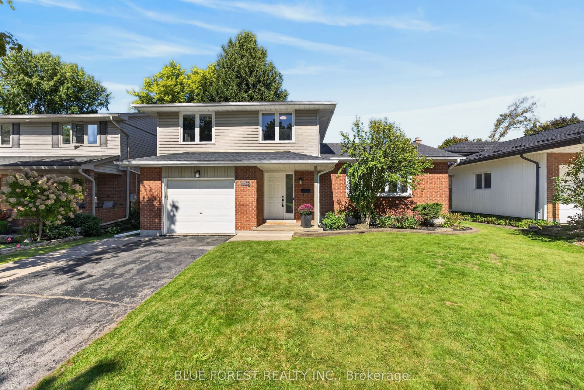 32 Meadowview Road, London South, ON N6J 4E6