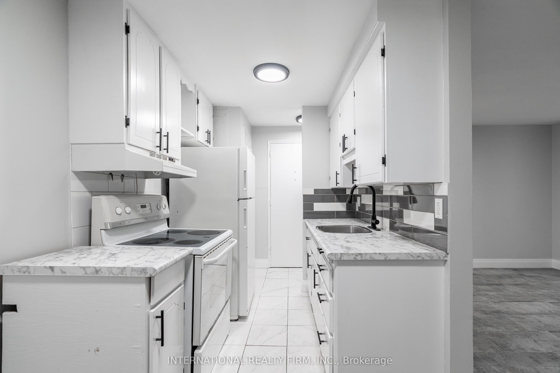 24 Brookside Street N 1, London South, ON N5Z 3J3