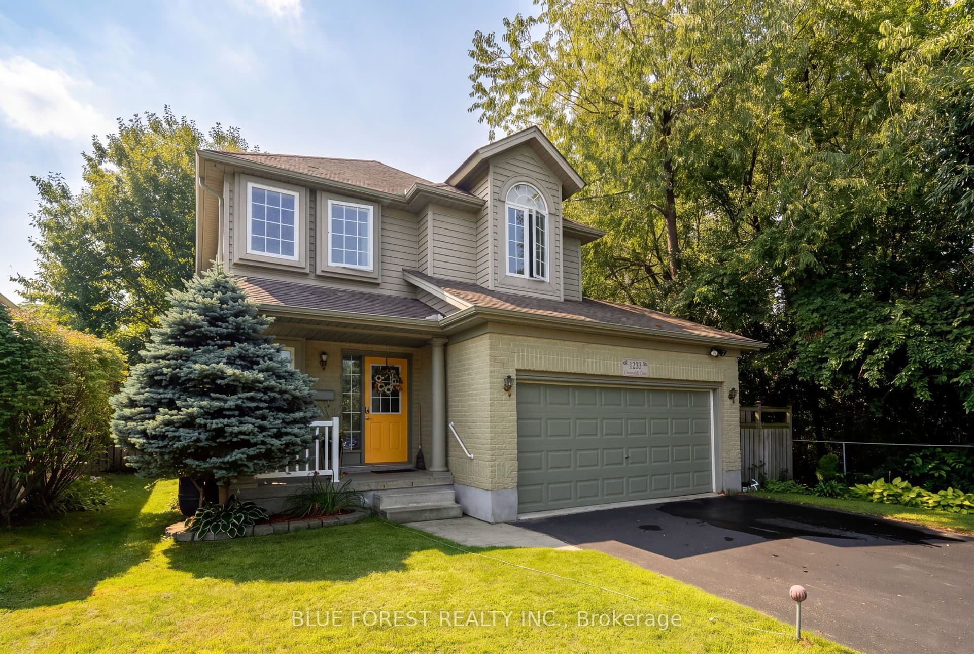 1233 Crosscreek Crescent, London East, ON N5Y 6H6