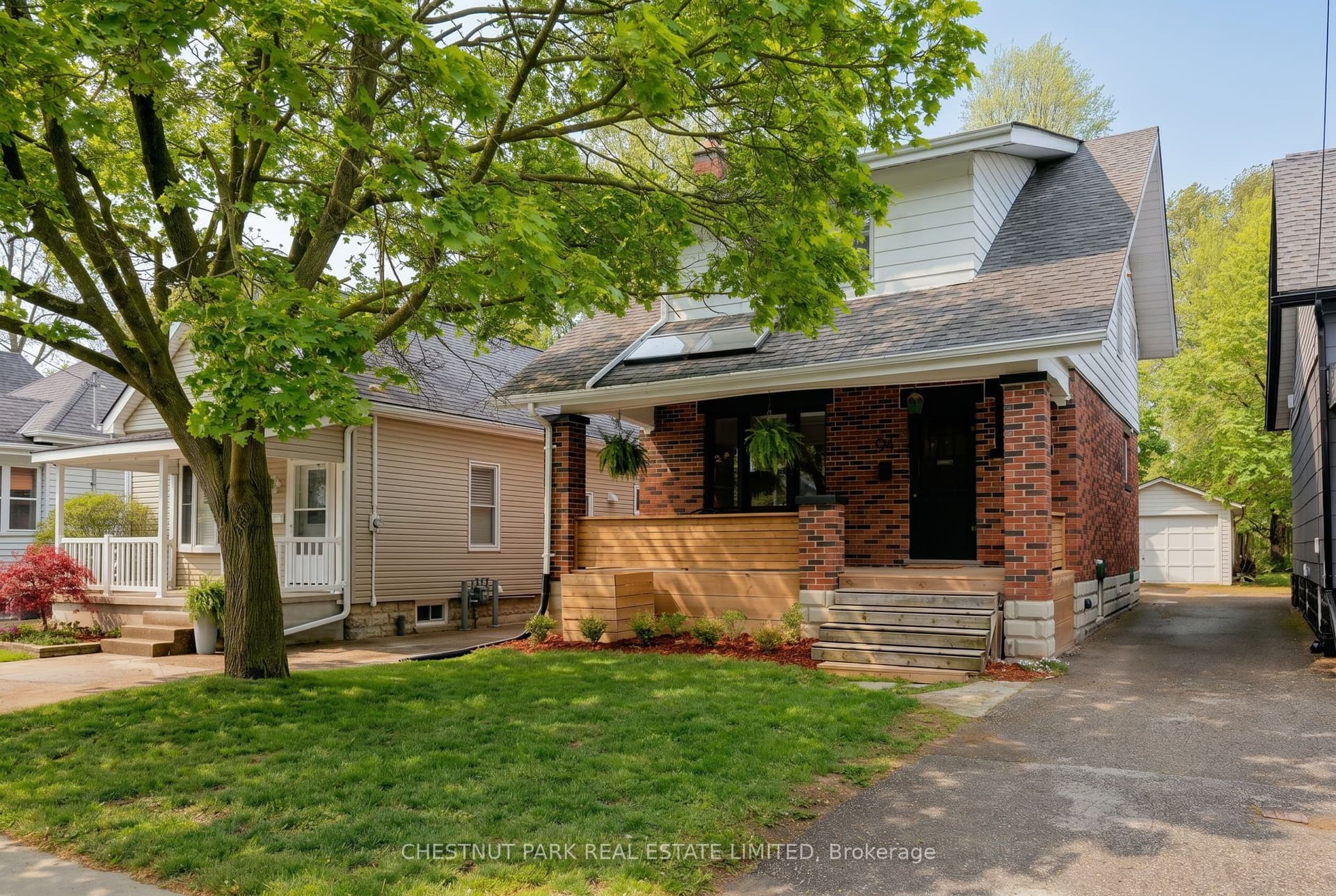 94 Briscoe Street E, London South, ON N6C 1X2
