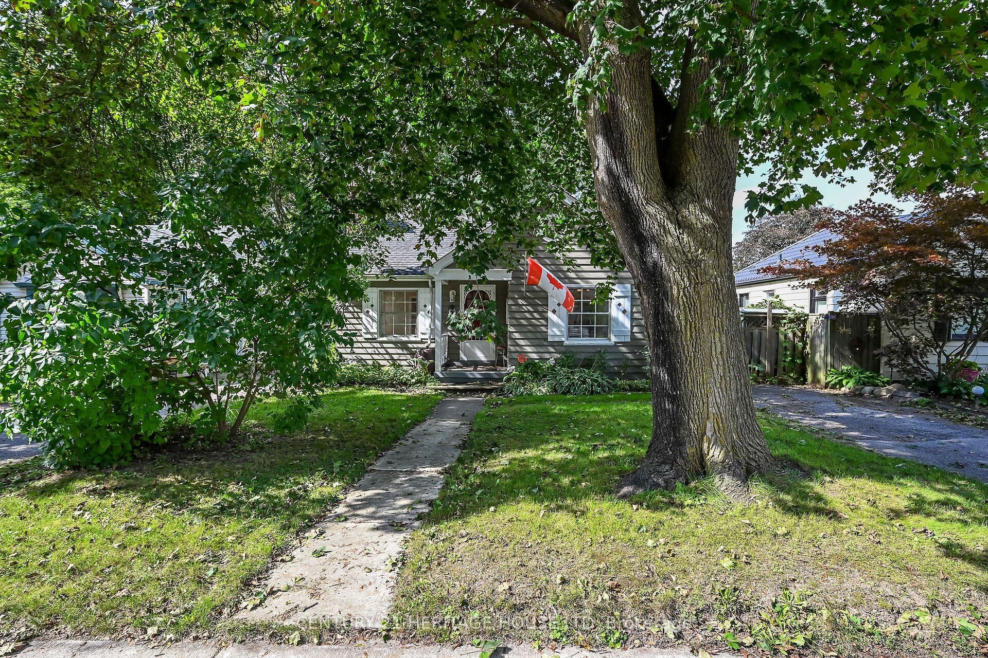 39 Balmoral Avenue, London East, ON N5Y 2K9