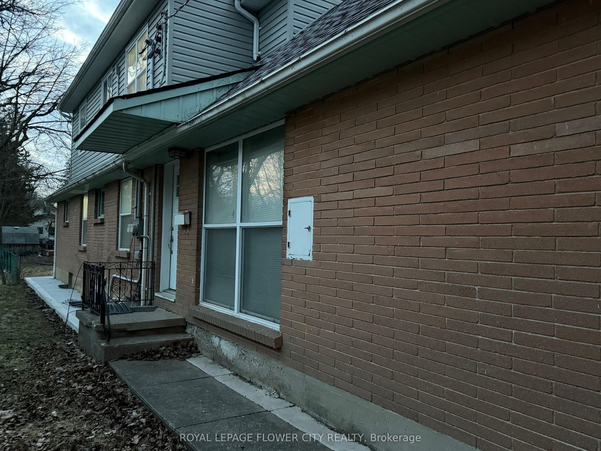 30 Woodward Avenue Upper Floor, London North, ON N6H 2G7