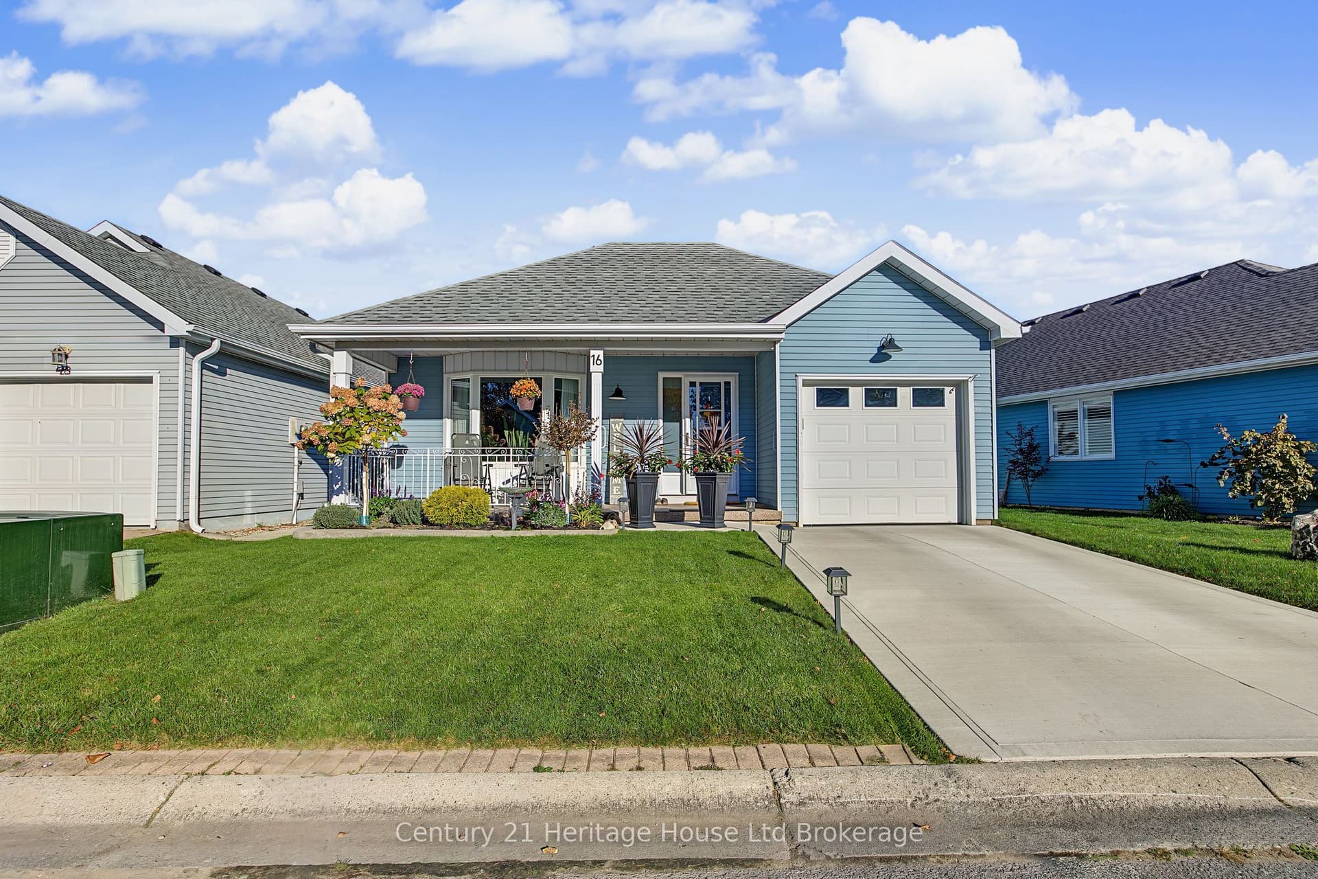 16 Sinclair Drive, Tillsonburg, ON N4G 5L7