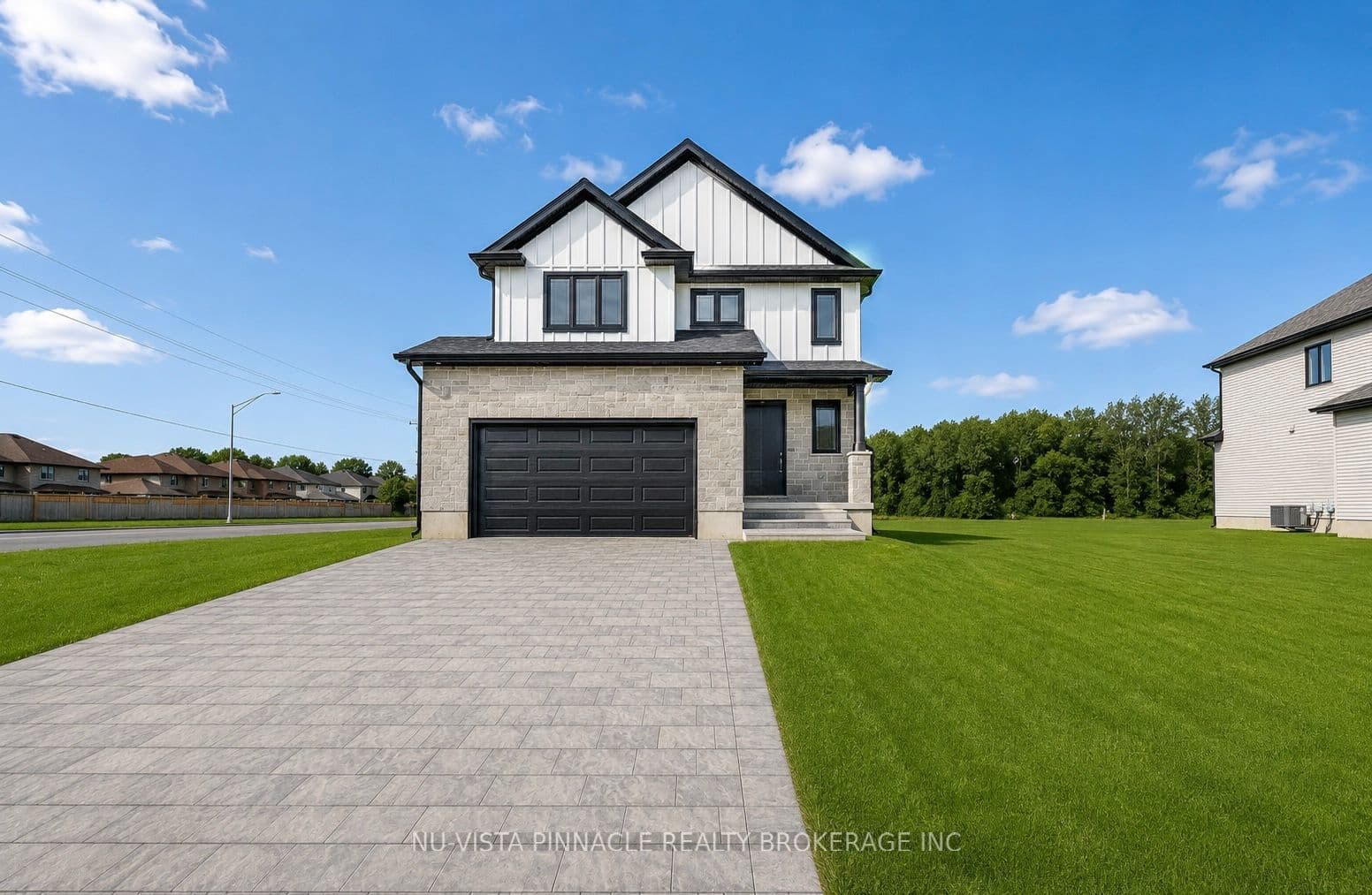 10 Woodmere Path, Middlesex Centre, ON N0M 2A0