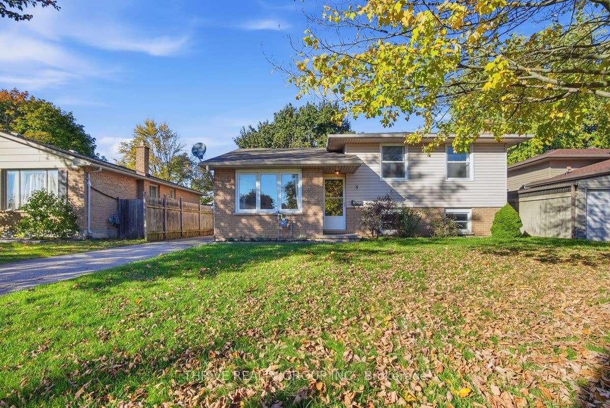 3 Parcreek Place, Strathroy-Caradoc, ON N7G 3S1