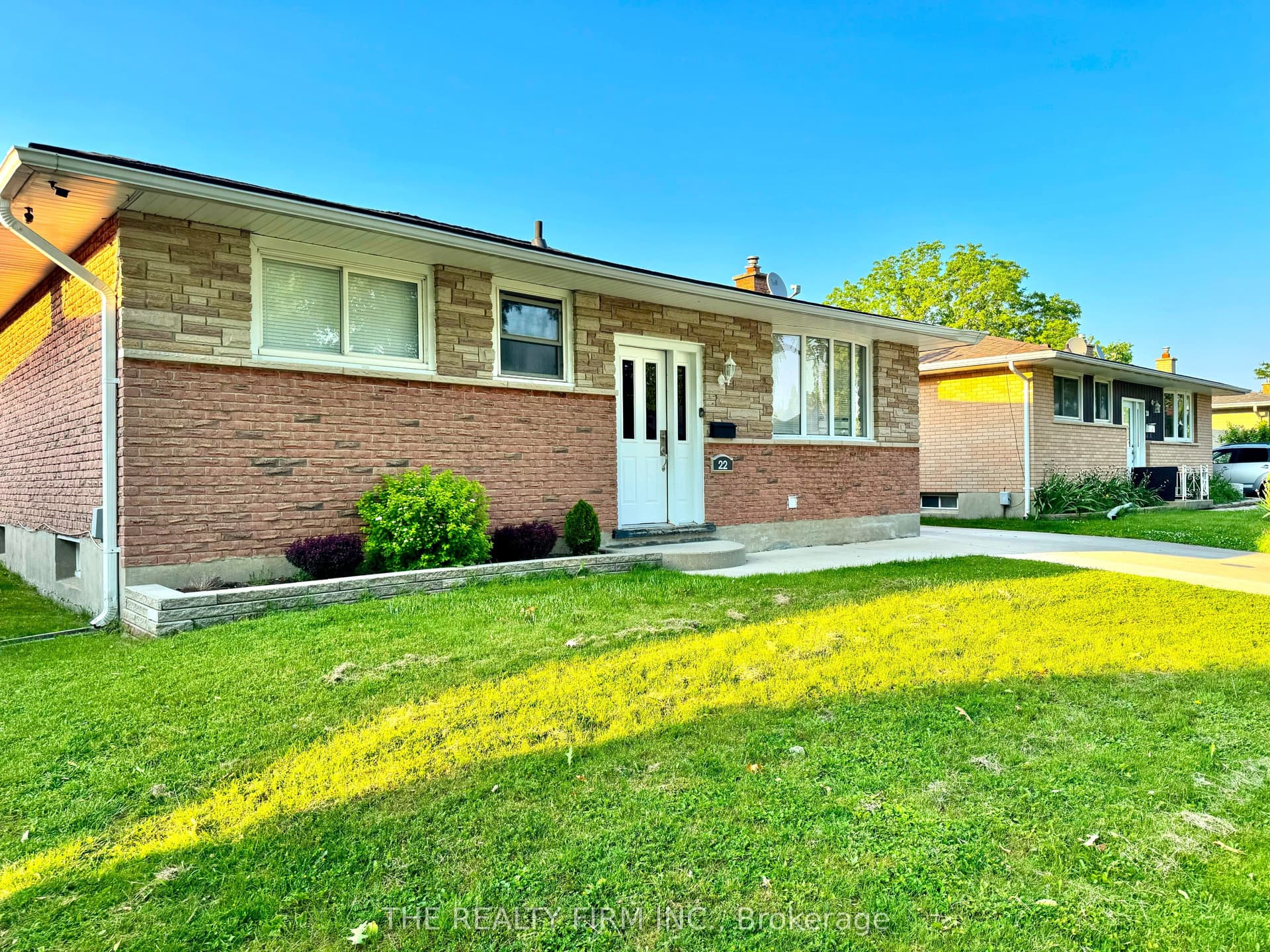 22 Archer Crescent, London South, ON N6E 2A5