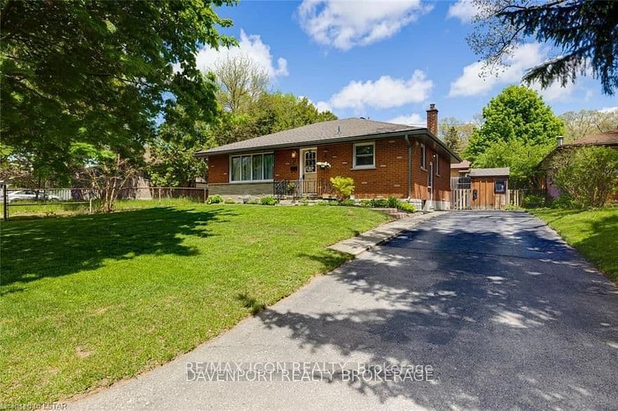 58 Manitoulin Drive, London East, ON N5W 1M4