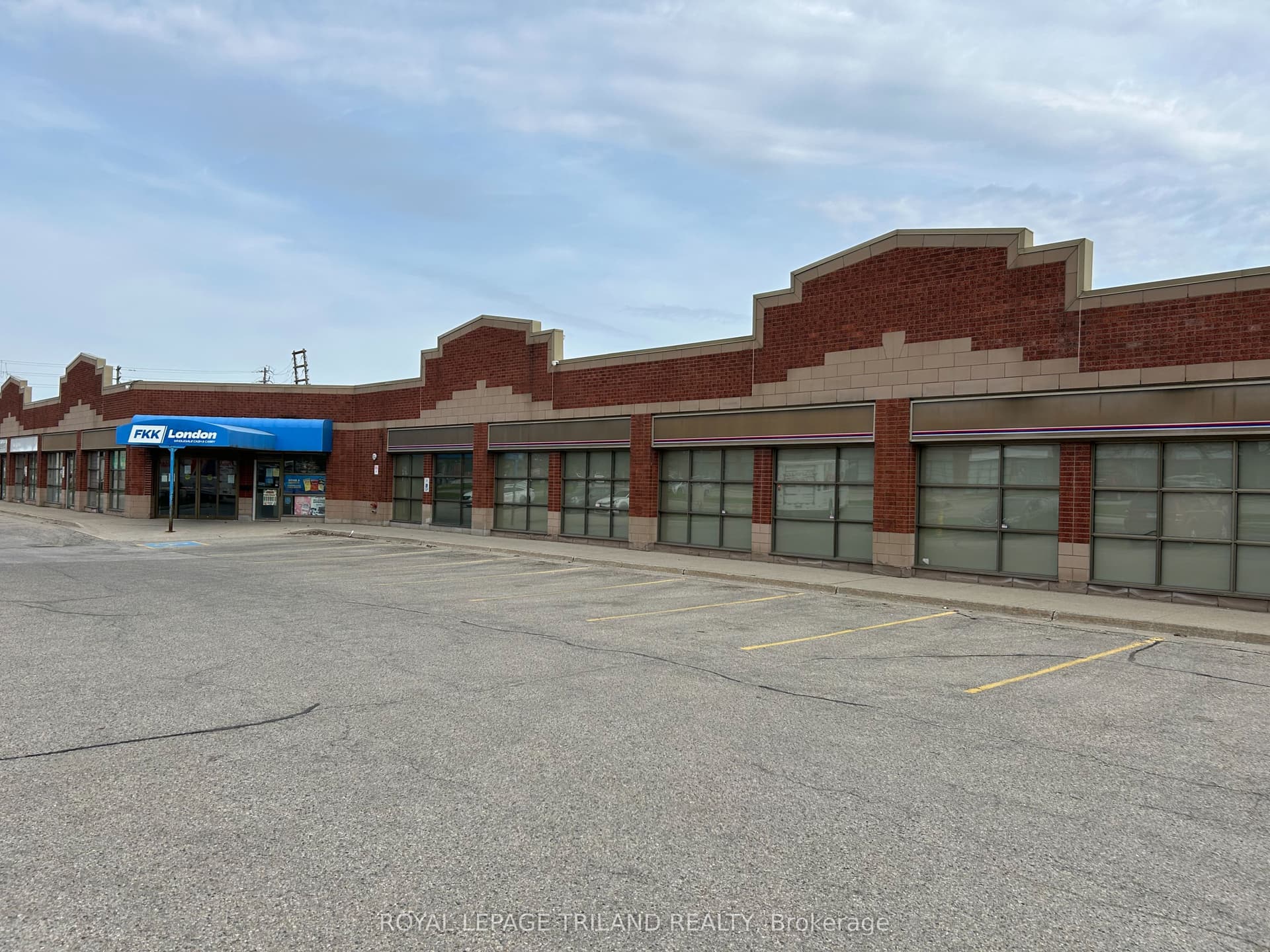 1 Adelaide Street N 25-27, London East, ON N6B 3P8