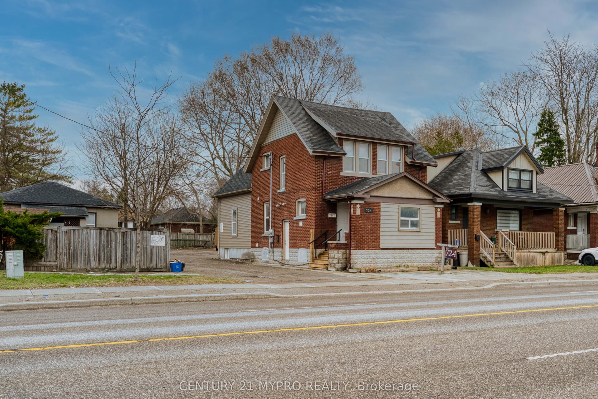 724 Adelaide Street N Main, London East, ON N5Y 2L5