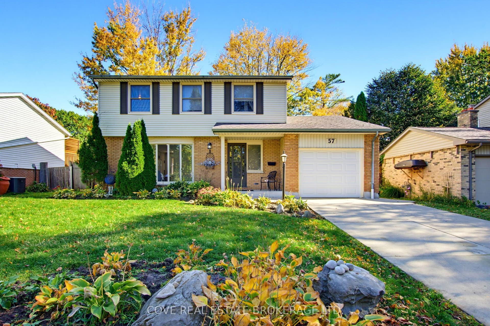 57 Lloyd Manor Crescent, London North, ON N6H 3Z4