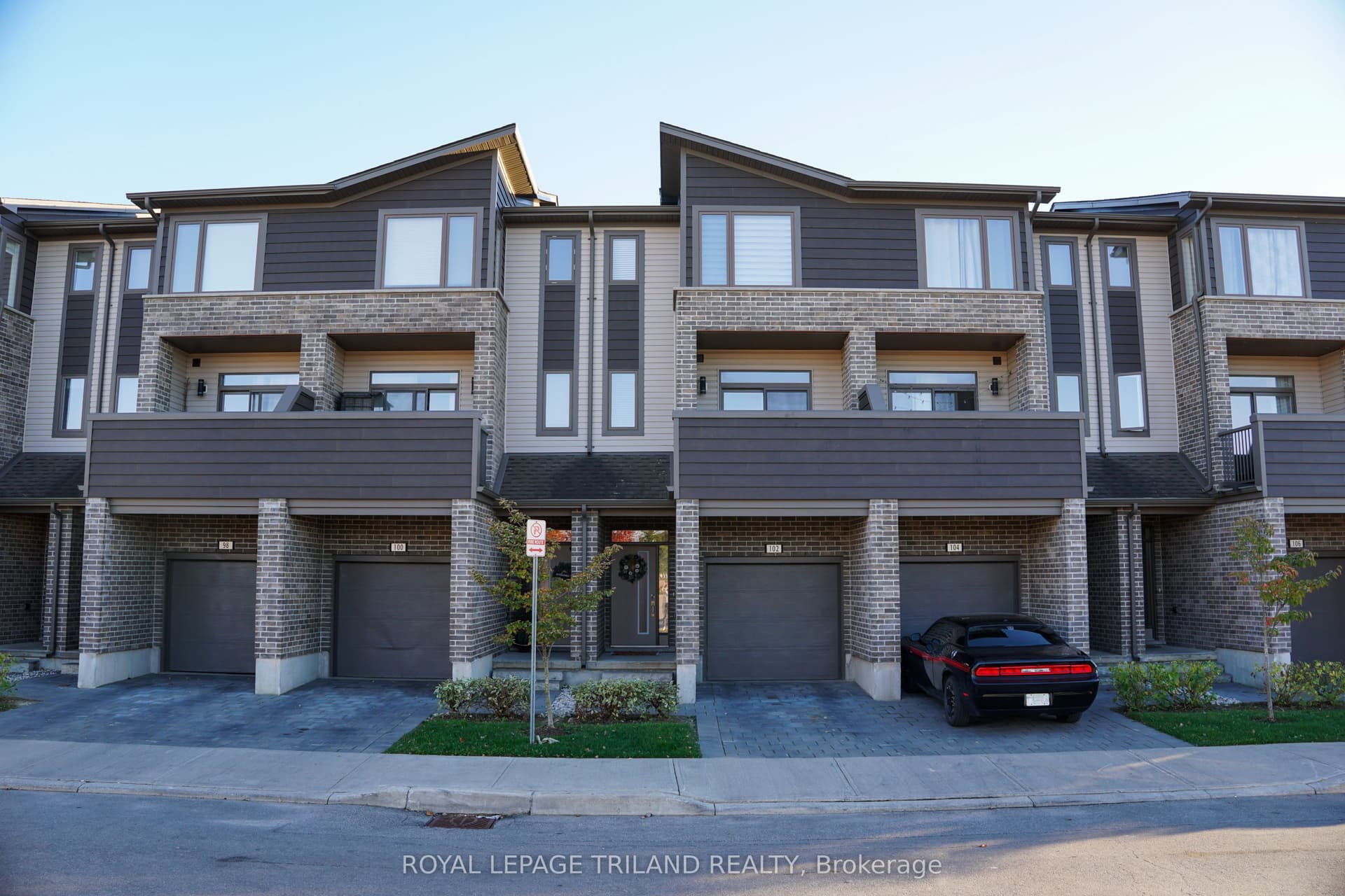 2070 Meadowgate Boulevard 102, London South, ON N6M 0H5
