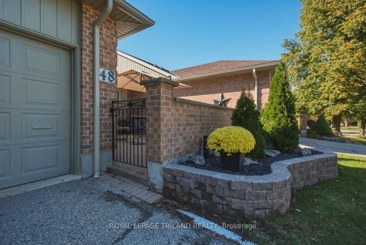 5 Cadeau Terrace 48, London South, ON N6K 4H9