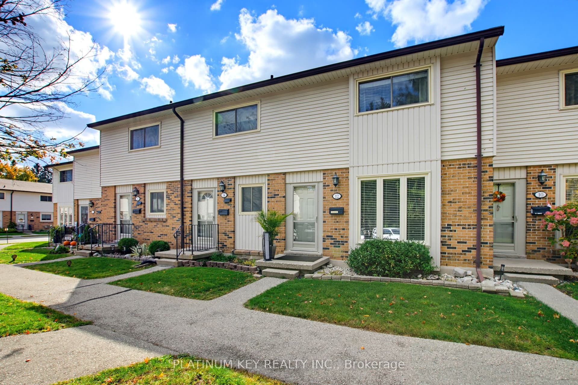 1328 Commissioners Road W 12, London South, ON N6K 2Y6, London South