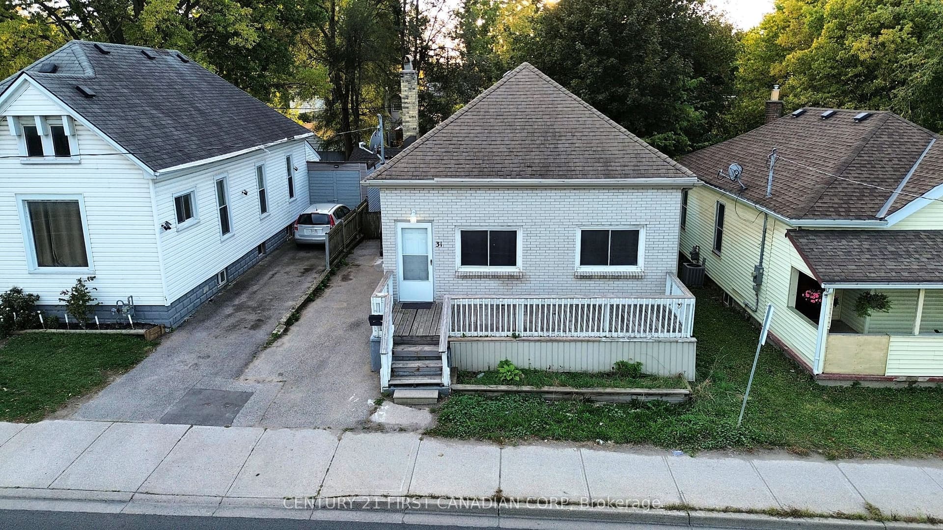 31 Adelaide Street S LOWER, London South, ON N5Z 3K1