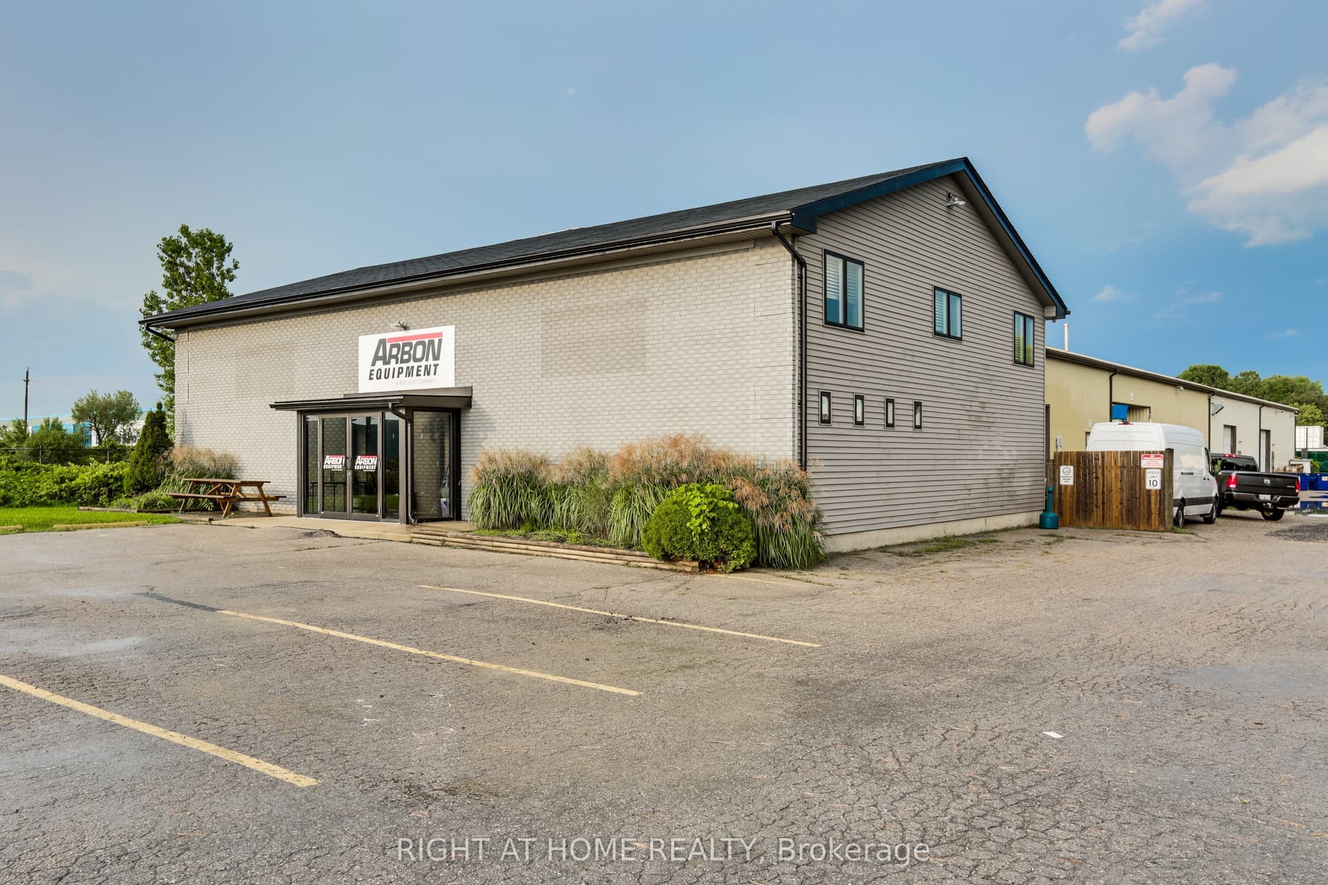 1464 Crumlin Side Road, London East, ON N5V 1S1