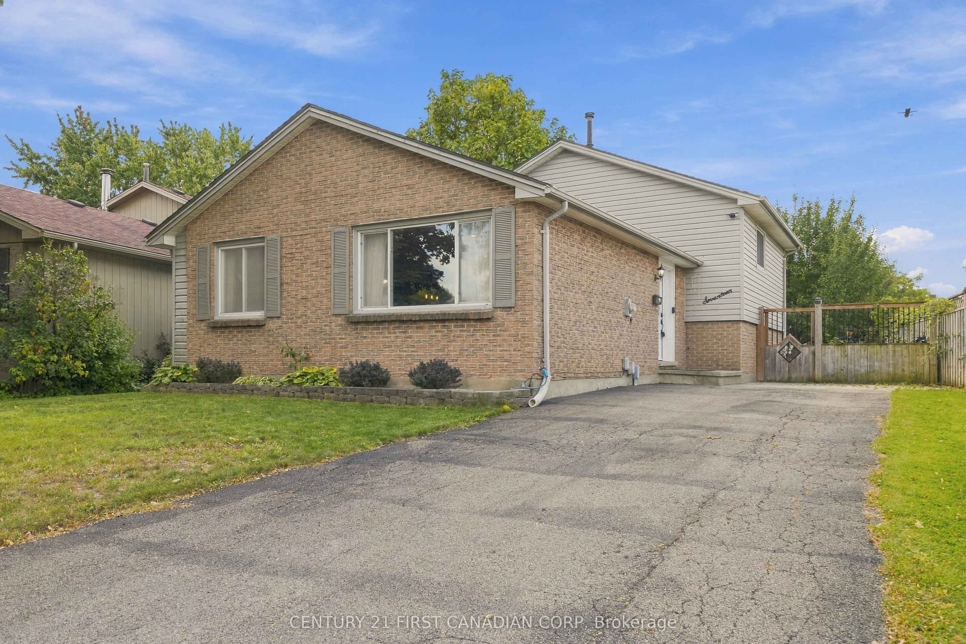 17 ARCHER Crescent, London South, ON N6E 2A4