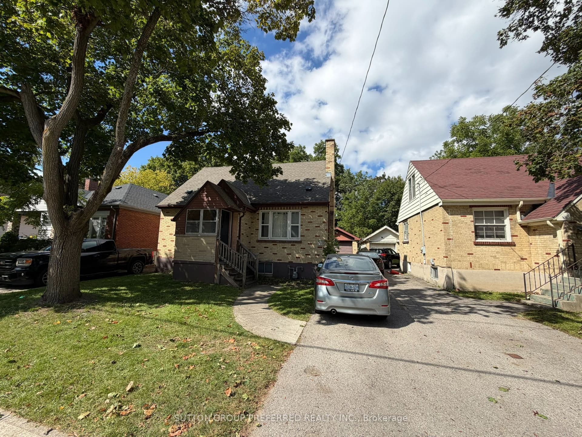 220 Bernard Avenue, London East, ON N6A 2M8