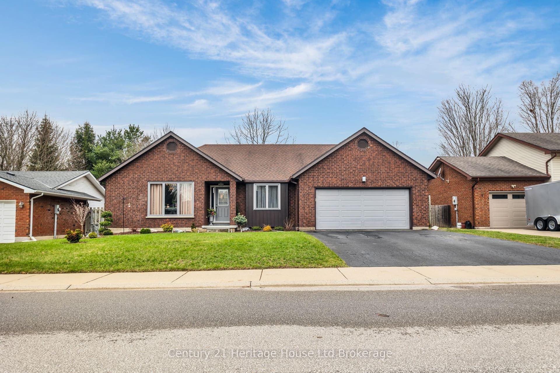 15 Gibson Drive, Tillsonburg, ON N4G 5G4