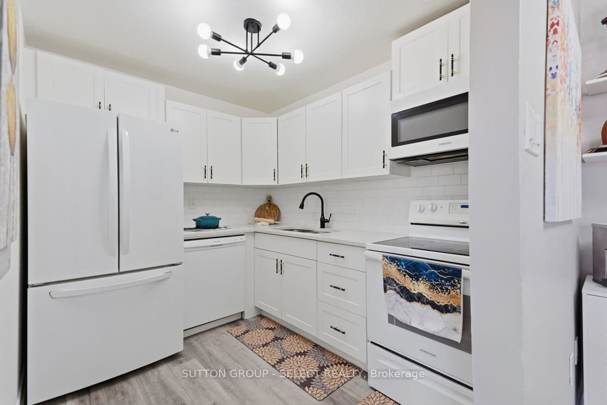 1582 Ernest Avenue 304, London South, ON N6B 2G5