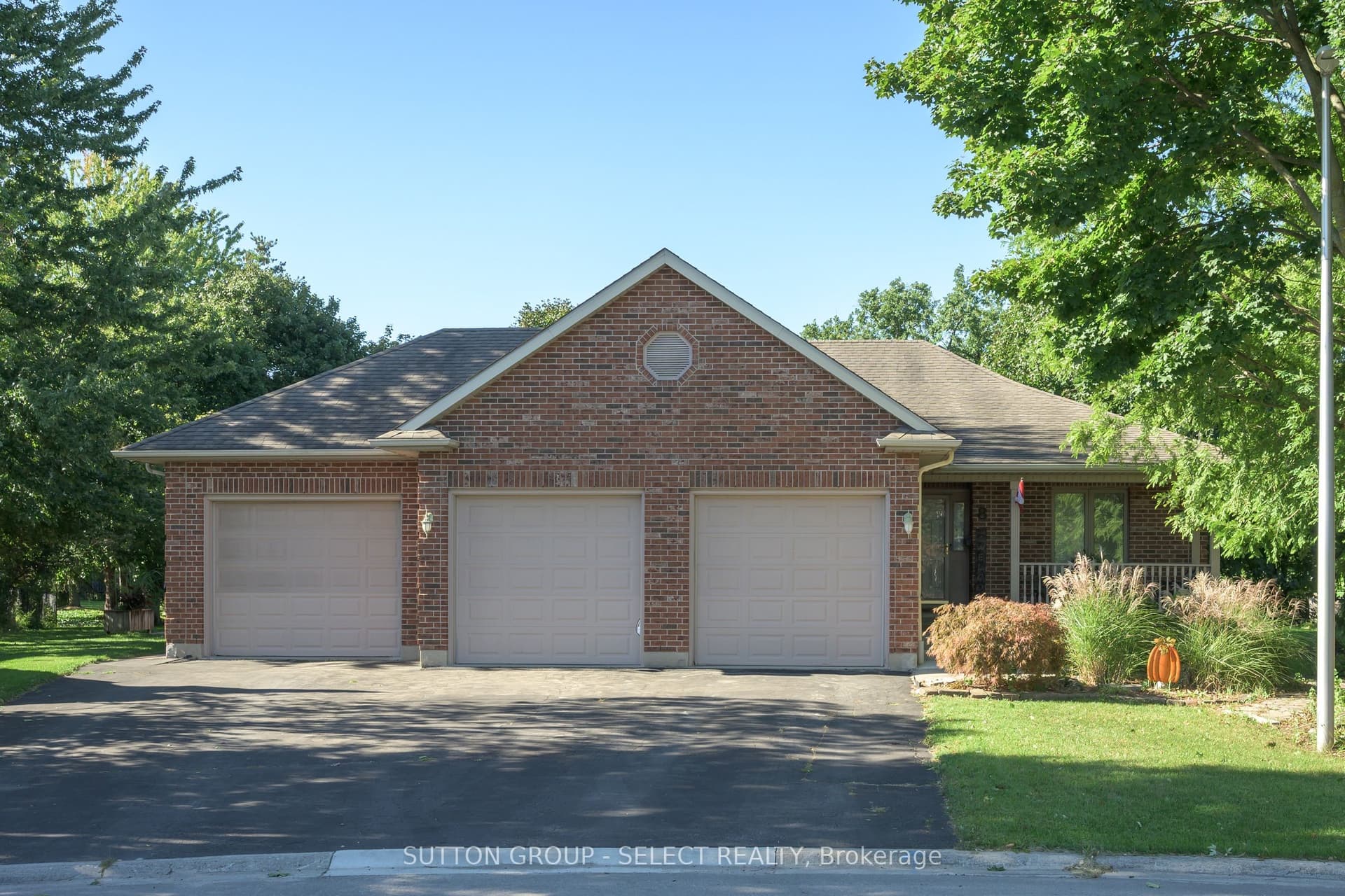 8 Kennedy Court, Middlesex Centre, ON N0M 2A0