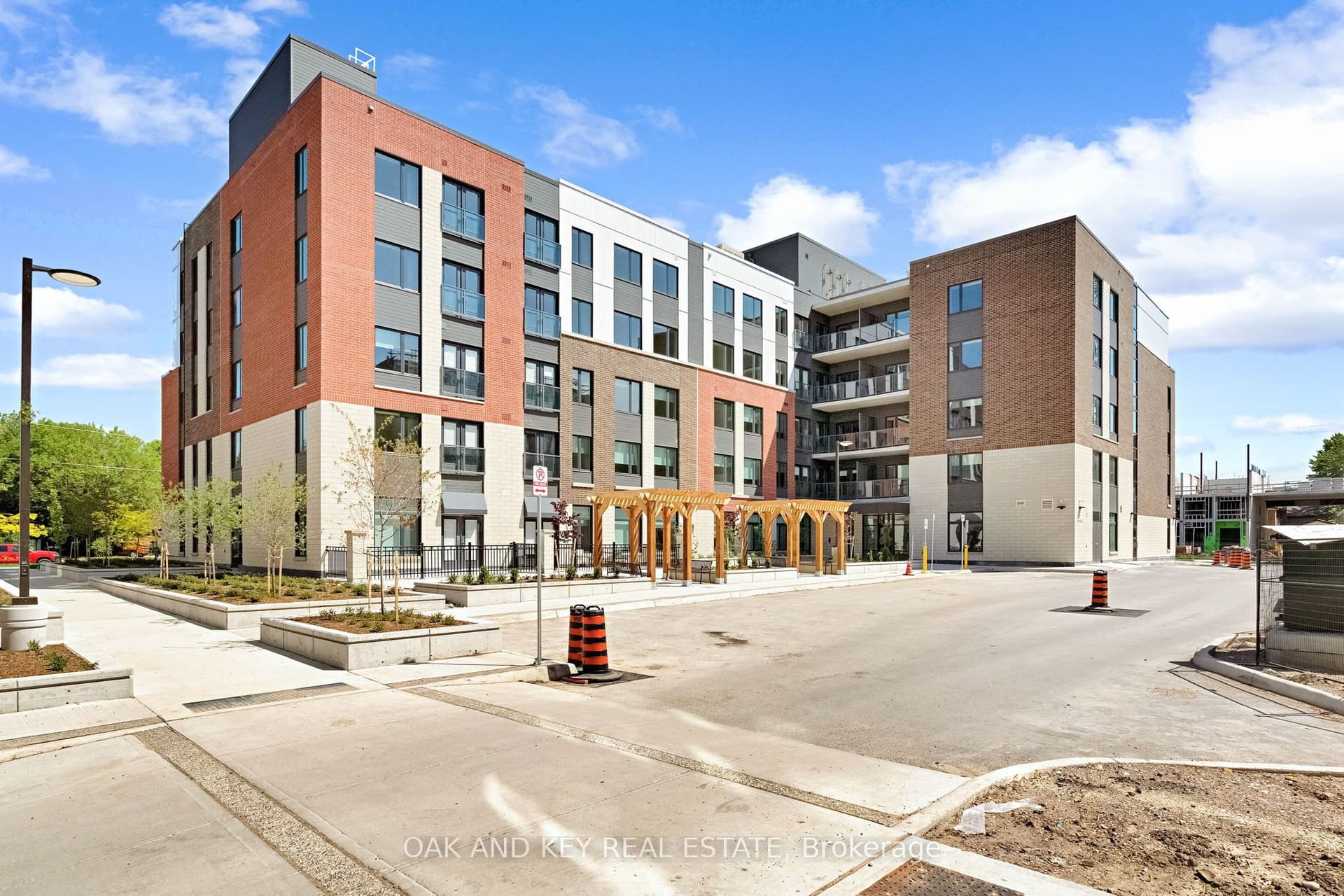 385 Hill Street 101, London East, ON N6B 1E4